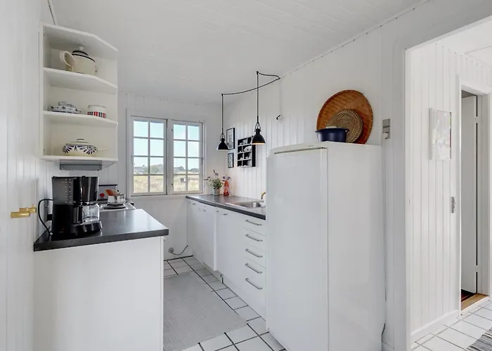 Aleksi - 500m From The Sea By Interhome